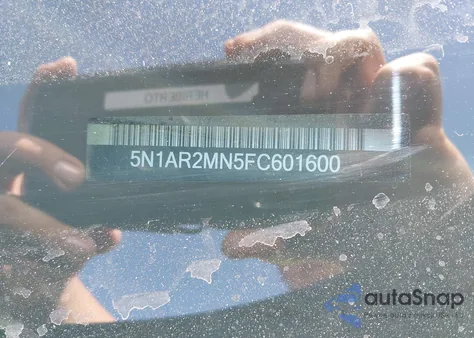 2015 Nissan Pathfinder Platinum/S/Sl/Sv z USA, uszkodzony, nr VIN 5N1AR2MN5FC601600